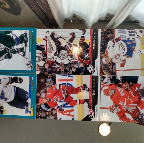 Hockey cards, yg's and jerseys and more - Picture 14 of 16